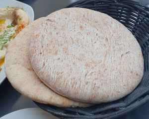 Pita bread at El Hummus in Mallorca