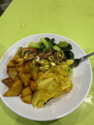 Breakfast   at Sunny Vegetarian 爱新素食 in Central Singapore
