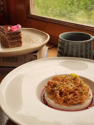 Nom nom nom👌🌿🌿🌿 at KaYa Cafe & Guesthouse in Stok