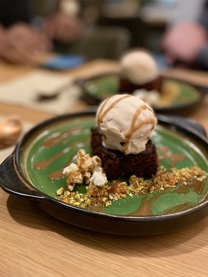 Sticky toffee pudding tasted dry and stale😒 at Mangosteen in Portsmouth