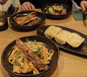 Mains
Not Carbonara
Butternut squash wellington

Sides
Roasted parsnips 
Cheezy garlic bread at Mangosteen in Portsmouth