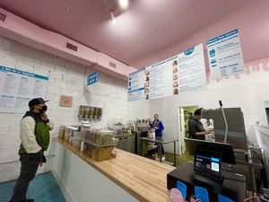 Ordering   at Oh Yeah Creamery in Tampa