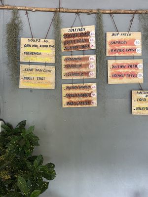 Food menu - green veg sign on the left  at Pait Tine Taung in Koh Phangan