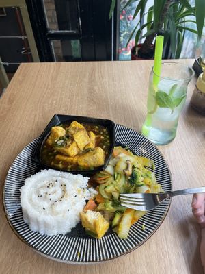 Tofu in garlic sauce: just too good!!  at Sen in Budapest