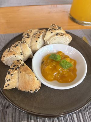 Complimentary bread and mango passion fruit couliss while  at HeyBong - The Healthy Secrets  in Siem Reap