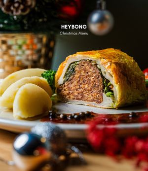 Plant-based Wellington
carrots - potato mash
red wine Kampot pepper sauce at HeyBong - The Healthy Secrets  in Siem Reap