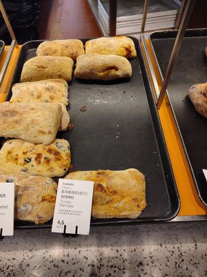  at Flour Artisan Bakery in Seoul