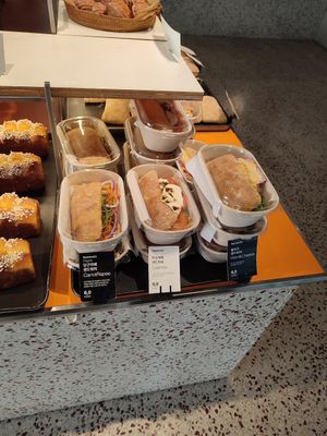  at Flour Artisan Bakery in Seoul