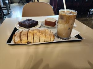  at Flour Artisan Bakery in Seoul