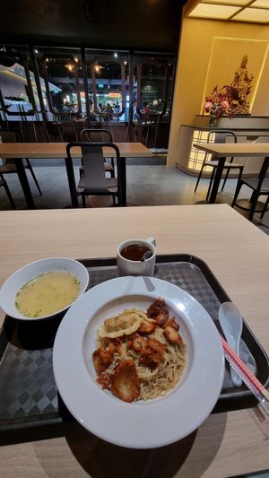 Wanton mee at Lian Xin - 莲芯膳坊 in Central Singapore