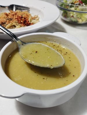 Western soup of the day at Lian Xin - 莲芯膳坊 in Central Singapore