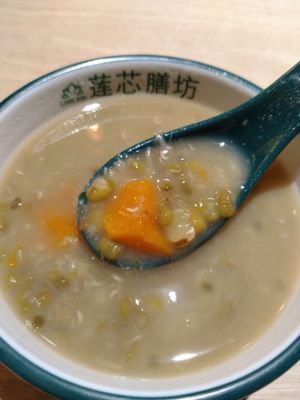 绿豆蕃薯 $1.50 at Lian Xin - 莲芯膳坊 in Central Singapore
