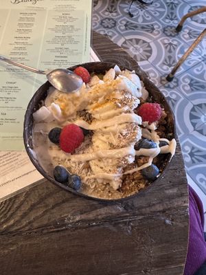 Matcha banana porridge   at Bio Cafe Blütezeit in Vienna