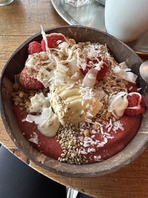 Special of the day (Rasberry Bowl)  at Bio Cafe Blütezeit in Vienna
