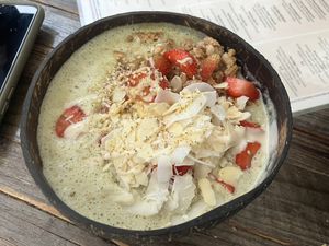 Banana matcha porridge   at Bio Cafe Blütezeit in Vienna