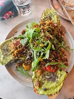 Avocado Mash Tostada at Bio Cafe Blütezeit in Vienna