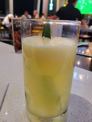 Lemon pineapple juice at Donkeys - Bambu in San Salvador