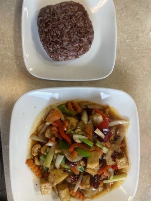 Pad Mét Má-Mûang with tofu and brown rice  at Thai Orchid in Stroudsburg