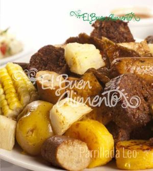 PARRILLADA VEGETARIANA. at VEGANO El Buen Alimento in Cali