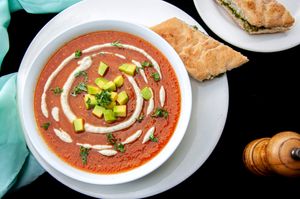 Crema de tomate at VEGANO El Buen Alimento in Cali