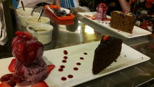 helado y torta veganos at VEGANO El Buen Alimento in Cali