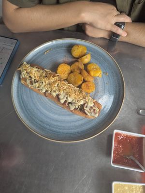Hot dog Zeus at VEGANO El Buen Alimento in Cali