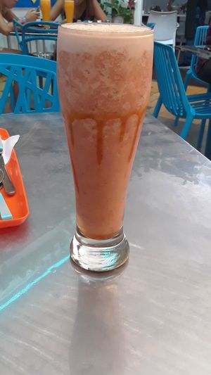 Jus fraise/lulo at VEGANO El Buen Alimento in Cali