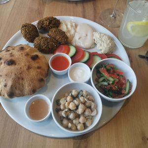 Falafel plate at Nosh't in Heilbronn
