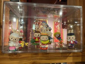 Decor  at Chantanee in Bothell