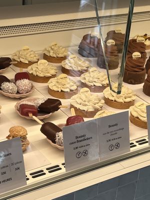 bounty vegan  at Clara Jung Pâtisserie in Montpellier