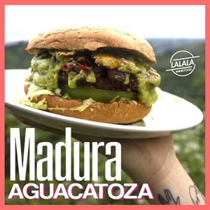 PAN VEGANO, 90GR DE “CARNE” VEGANA, LECHUGA, TOMATE, 
CEBOLLA Y PIMENTÓN CARAMELIZADO, LALALA, LELA Y MADURO. at Lalala Foods in Cali