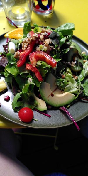 Vida loco Salat (Falafel und Brot kamen nach dem Foto noch nach) at Vida Loco in Rosenheim