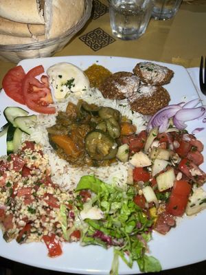 Mix vegano  at Al Madina in Pisa