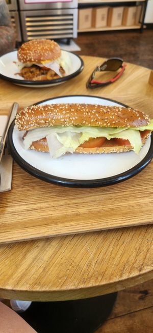  at Wild & The Moon - Van Woustraat in Amsterdam