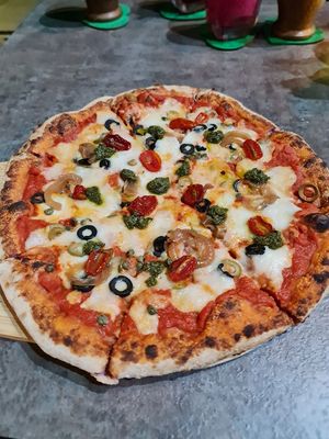 Mediterranean Pizza 🍕 😋 at The Vegan Table in Bangkok