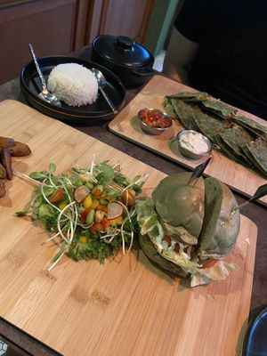 Hawaiian Chikin Burger, Quesadillas and Tom Yum Tempeh Soup (all vegan🌱😍) #Veganuary at The Vegan Table in Bangkok