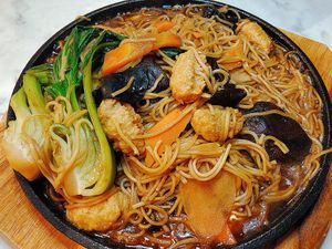 Hotplate Sesame chicken mee sua at A-One Signature 一品阁 - Raffles City in Central Singapore