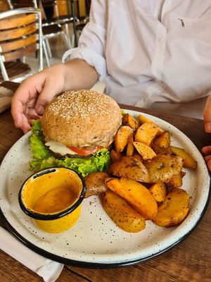 vegan burger at Zona ProSalud in Guatape