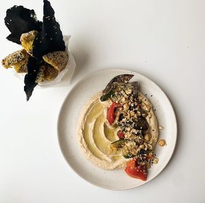 Humus & Röstgemüse at Wyld in Stuttgart