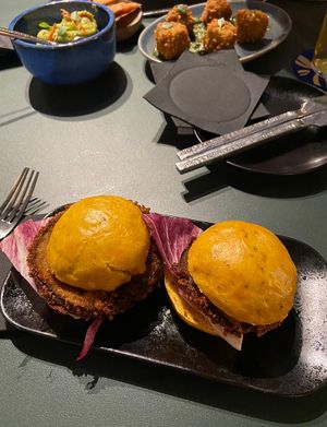 Aubergine burgers, arancini, guacamole   at Drinks & Co in Paris