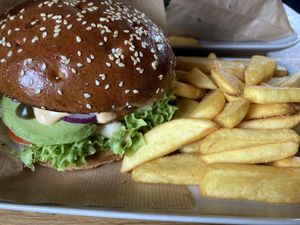 Veggie burger set  at Simple Food & Drinks in Kitzbuehel