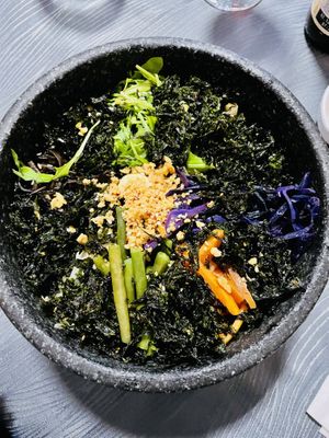 Bibimbap aux légumes et algues rôties   at Kimch'i in Lezignan-corbieres