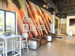 💚🌱  at Raw Juce in Fort Lauderdale