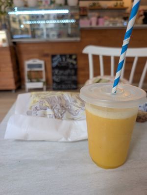 Wel veel sap opties. Dit sapje kostte 3,80 at Motu Nui in Tenerife