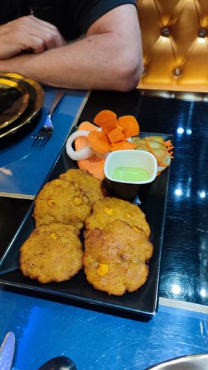 Aloo corn tikki (sauce not vegan, but replaced by vegan tamarind sauce) at What's Up India in Rotterdam