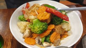 Lemongrass & lime stirfry at Spices & Pestle in Riddells Creek