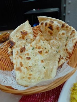 Pan naan de ajo at Namaste Restaurante in Bilbao