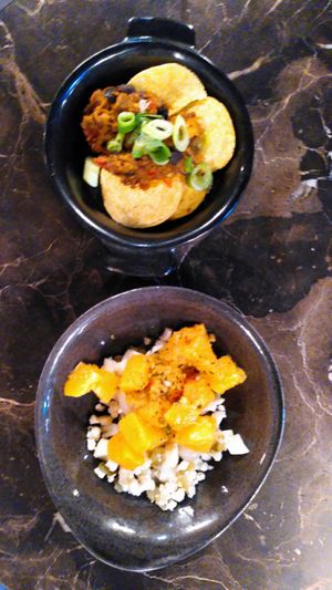 Nachos en salade met bloemkool en pompoen at 't Zusje in Cuijk