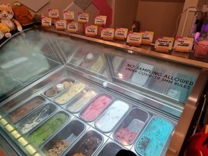 Assorted flavours ~ 10pm ~ 24/2/22 at Heartbreak Melts in Northeast Singapore