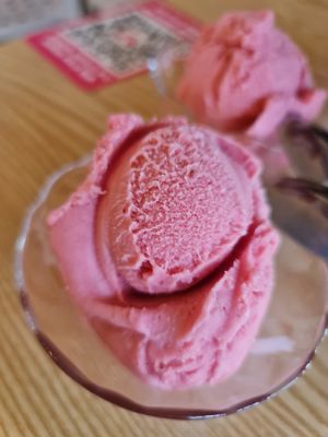 Good O Strawberry 🍓  ~ 26/5/22 at Heartbreak Melts in Northeast Singapore